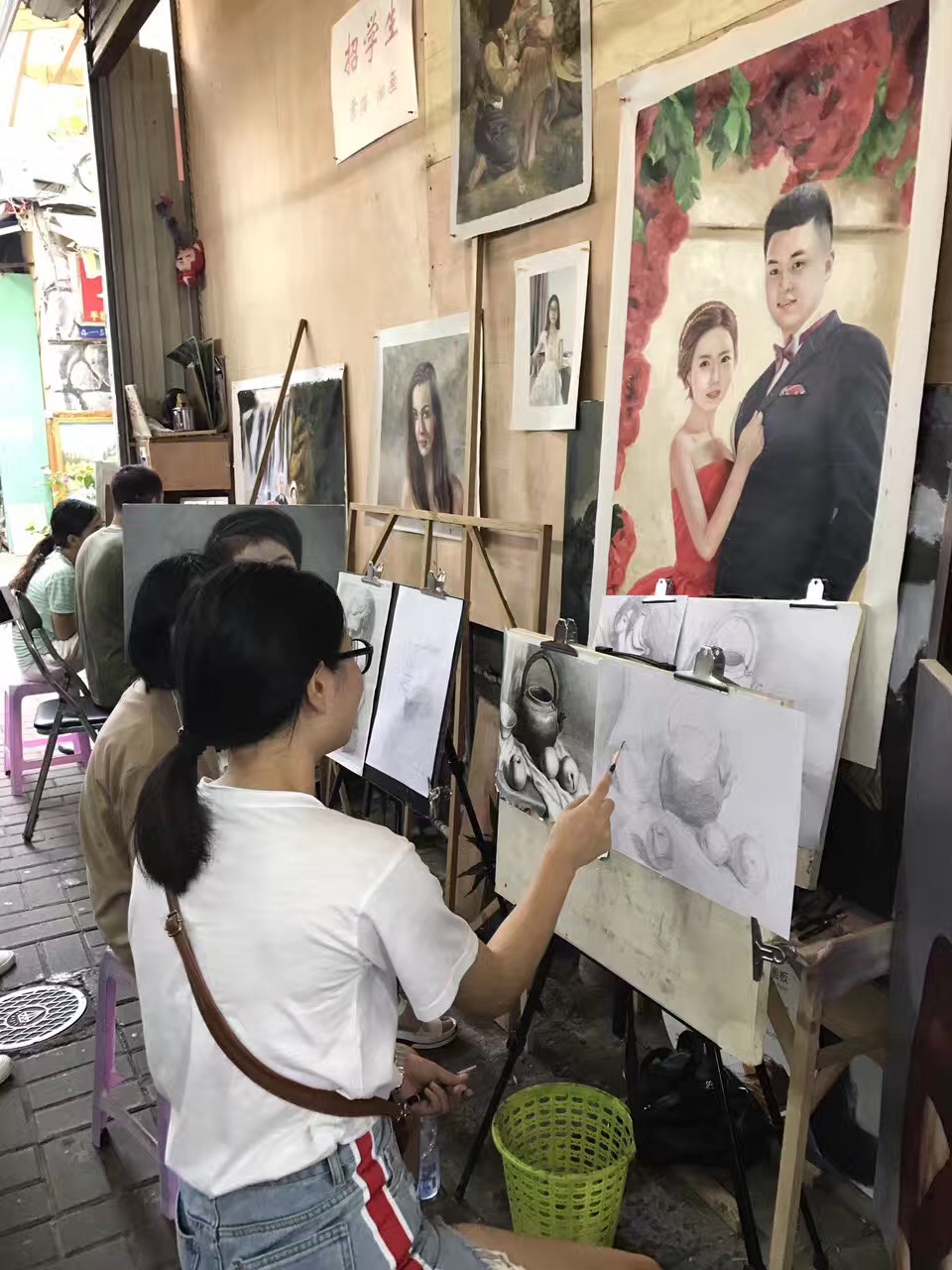 深圳大芬油畫村，詩(shī)與遠(yuǎn)方的低角度存在