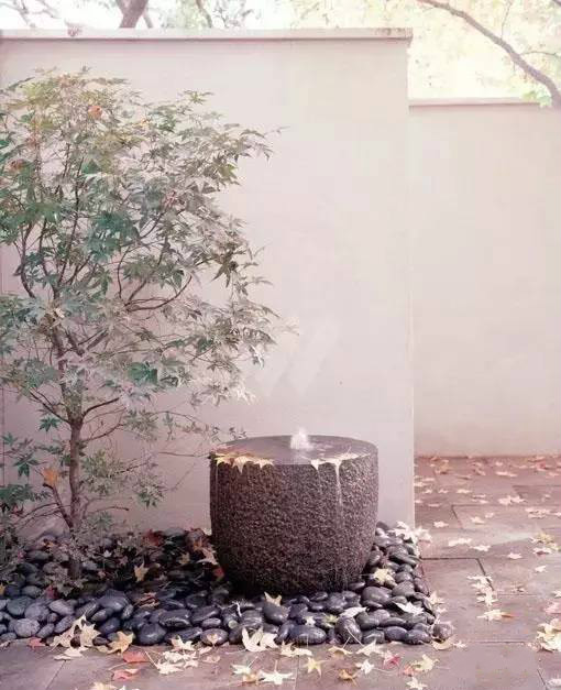 園林景觀設(shè)計：50款精致唯美的庭院小水景