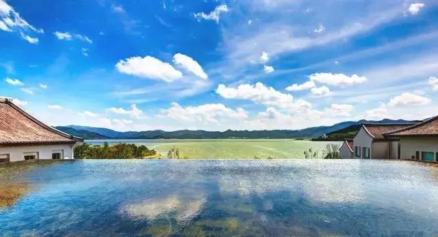 10家遺世獨立的湖畔民宿，感受盛夏的一股清涼