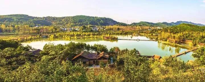 10家遺世獨立的湖畔民宿，感受盛夏的一股清涼