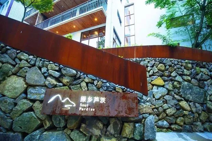 10家遺世獨立的湖畔民宿，感受盛夏的一股清涼