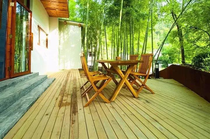 10家遺世獨立的湖畔民宿，感受盛夏的一股清涼