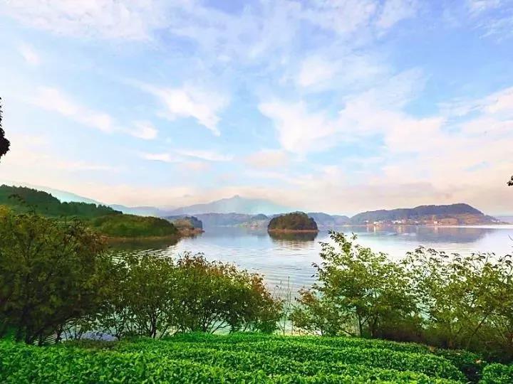 10家遺世獨立的湖畔民宿，感受盛夏的一股清涼
