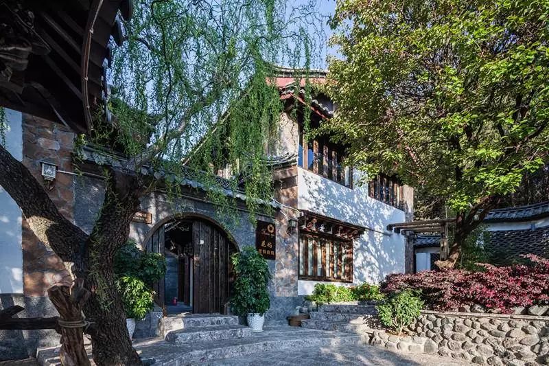 麗江·白馬里，千年古城化作最美背景