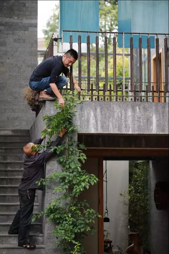 上山上去生活吧，上山上迎你還家！