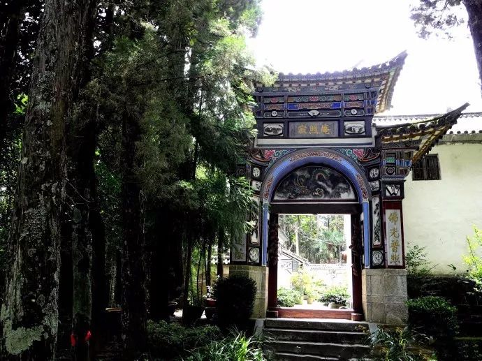 “中國(guó)最美寺院”寂照庵，房子象征著家是情感