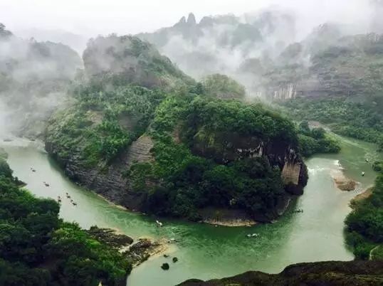 叢山茶境，一片天一座山忘了山外忘卻自己