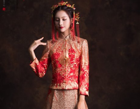 古典新娘結(jié)婚禮服，喜悅花朵中式禮服