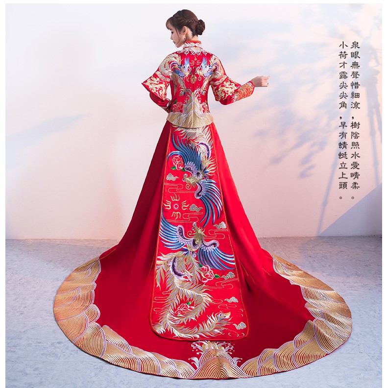 傳統(tǒng)古典中式禮服，新娘秀禾服結(jié)婚禮服