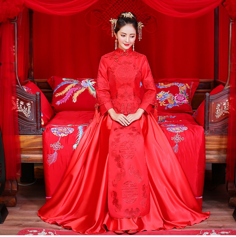 簡單大氣的中式禮服，新娘結(jié)婚禮服