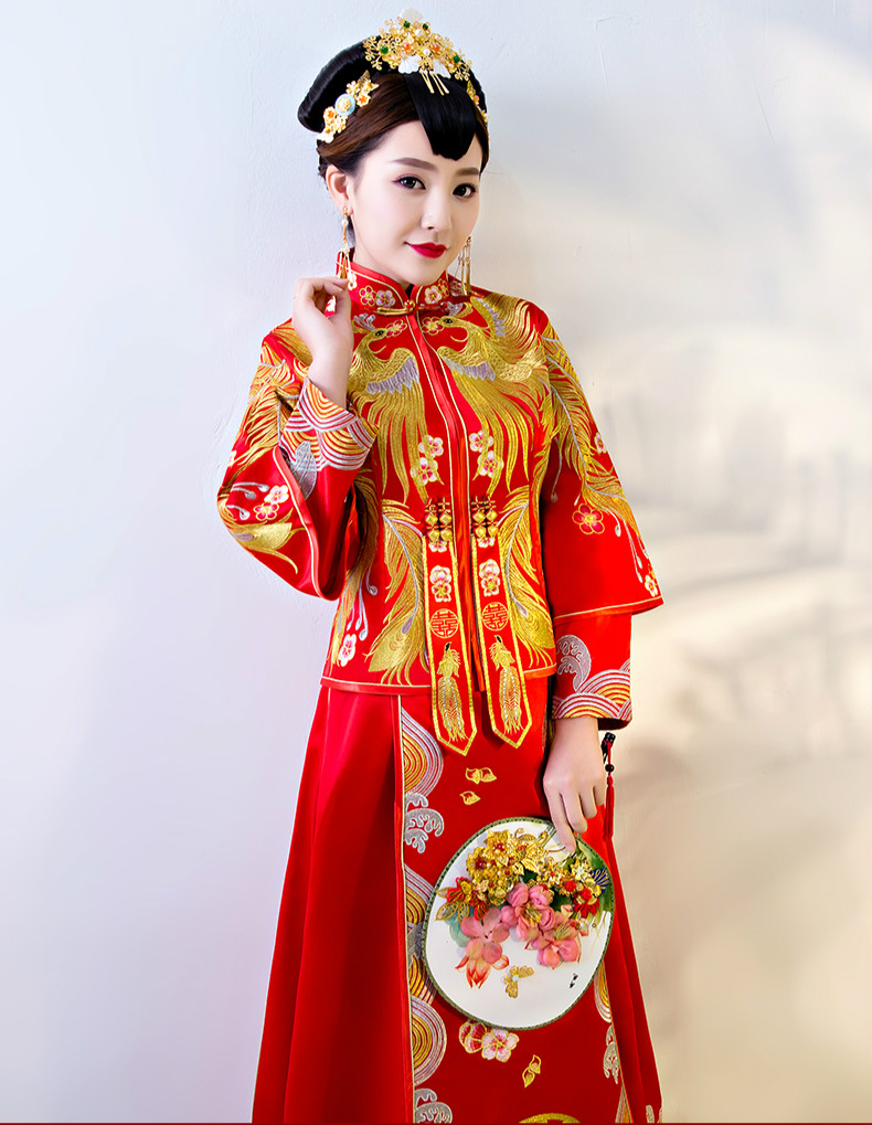 傳統(tǒng)中式禮服，紅色結(jié)婚新娘禮服