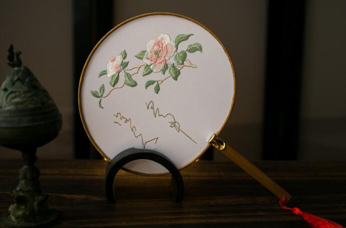 三款國色芳華刺繡團扇，周邊流蘇古典扇子