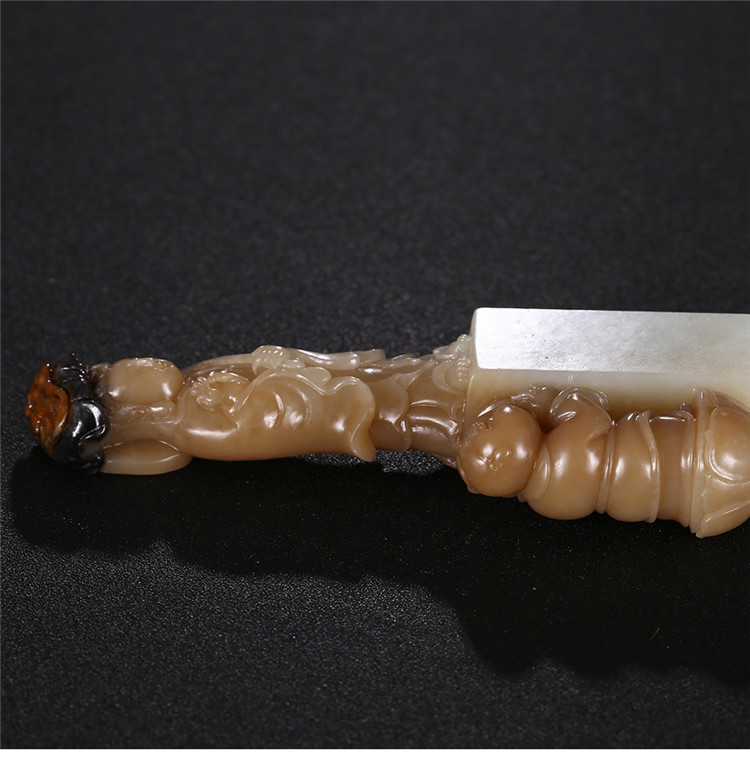 童子拜觀音白玉印章，立體圓雕和田玉手把件