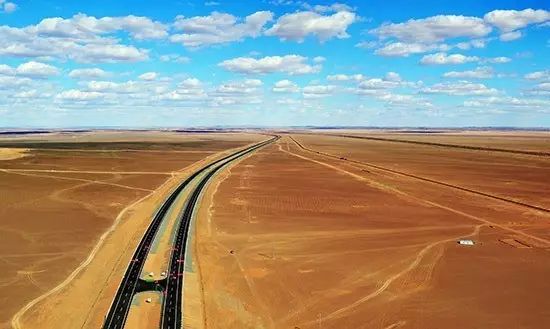 十條最適合自駕出游的中國(guó)風(fēng)景公路，一路美景