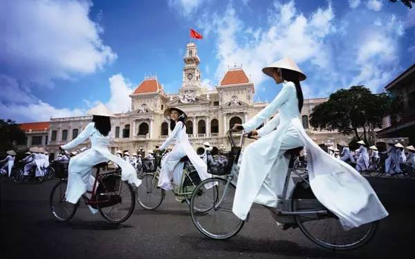 十條最適合自駕出游的中國(guó)風(fēng)景公路，一路美景