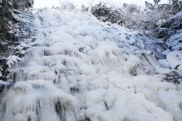 雪后黃山風(fēng)景宛如人間仙境，舞一曲雪中霓裳羽