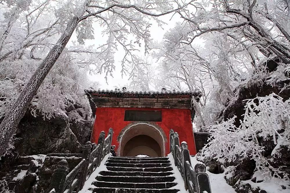 武當(dāng)山雪景攝影:雪后武當(dāng)是仙山