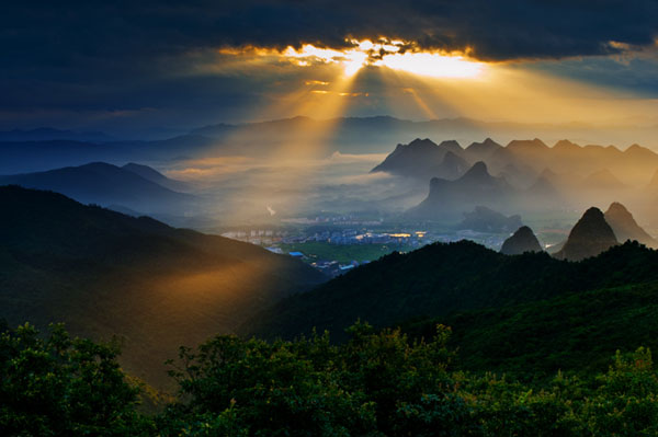 桂林市堯山美麗風(fēng)景攝影