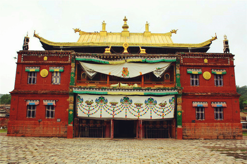 青海古老藏佛寺——夏瓊寺