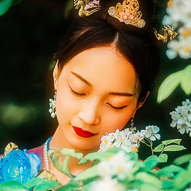 多彩花團扇女生頭像，唯美古風(fēng)真人頭像