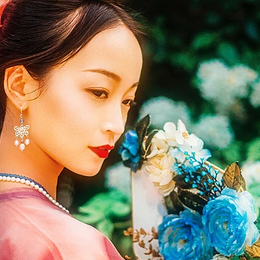 多彩花團扇女生頭像，唯美古風(fēng)真人頭像