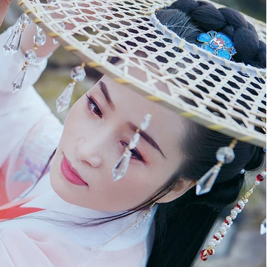 珠簾斗笠女生頭像，唯美古風(fēng)真人頭像