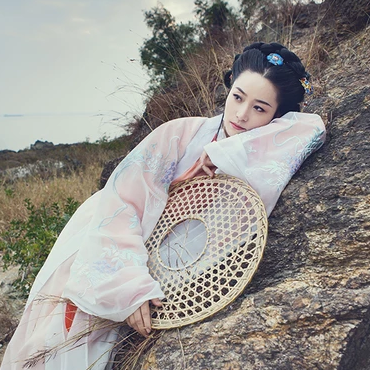 珠簾斗笠女生頭像，唯美古風(fēng)真人頭像