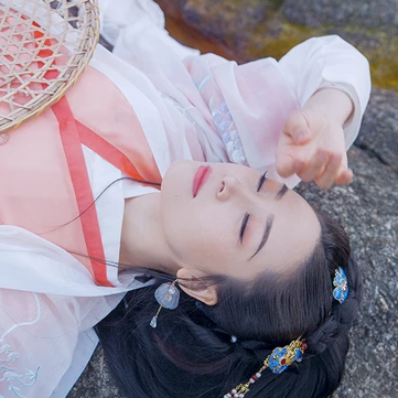 珠簾斗笠女生頭像，唯美古風(fēng)真人頭像
