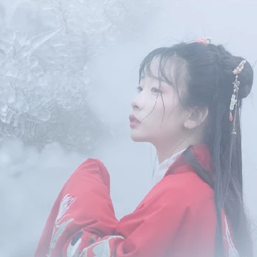 冰雪天地帶傘女生頭像，唯美古風(fēng)真人頭像