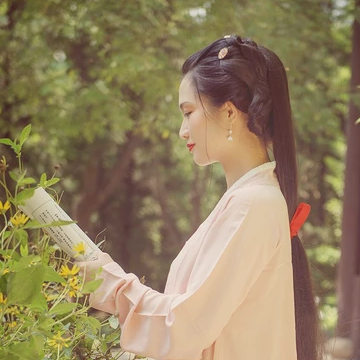 文藝清新帶團(tuán)扇女生頭像，唯美古風(fēng)真人頭像