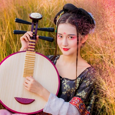 粉黛帶紅傘女生頭像，唯美古風(fēng)真人頭像
