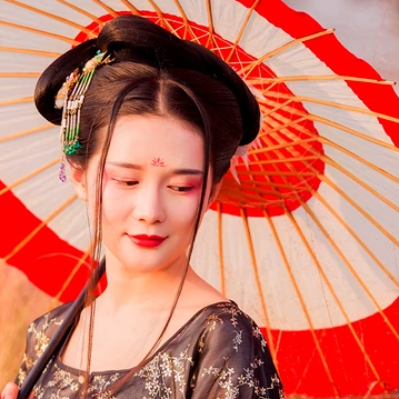 粉黛帶紅傘女生頭像，唯美古風(fēng)真人頭像
