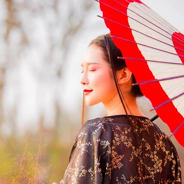 粉黛帶紅傘女生頭像，唯美古風(fēng)真人頭像