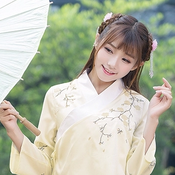 淡黃色漢服帶傘女生頭像，唯美古風(fēng)真人頭像