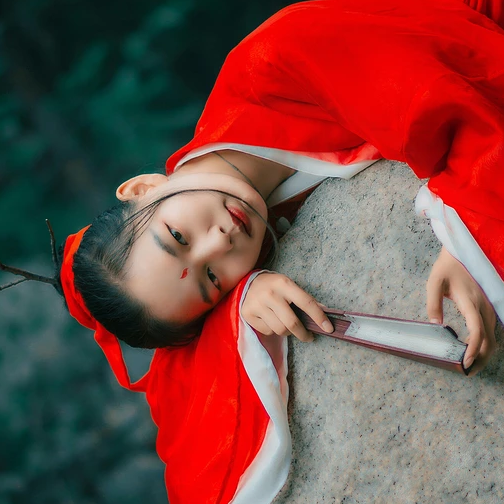 紅衣女子霸氣頭像，唯美古風(fēng)真人女子頭像