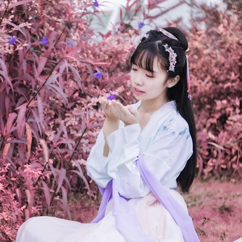 粉紫小清新帶團扇傘頭像，唯美古風真人頭像